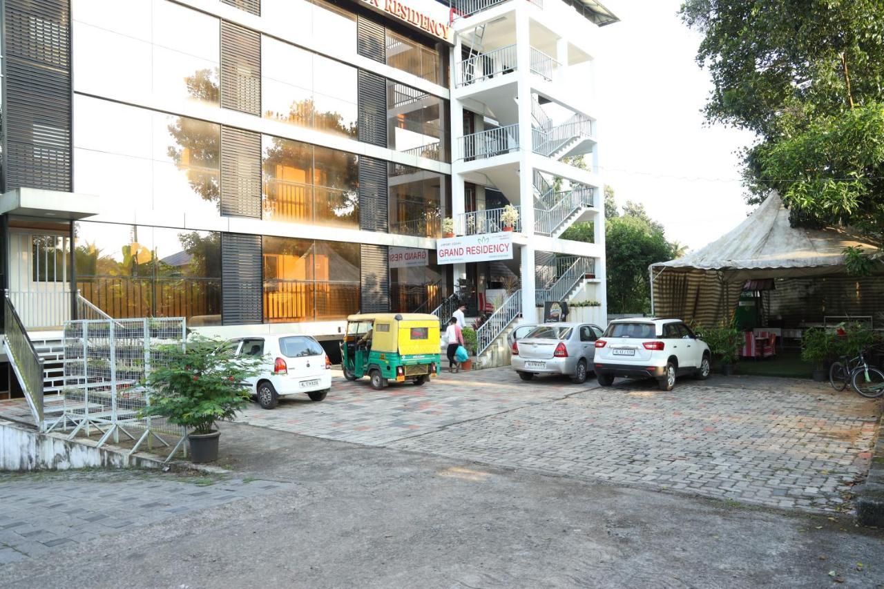 Airport Cochin Grand Residency , Nedumbassery Angamali Exterior foto
